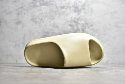 Yeezy Slide +10