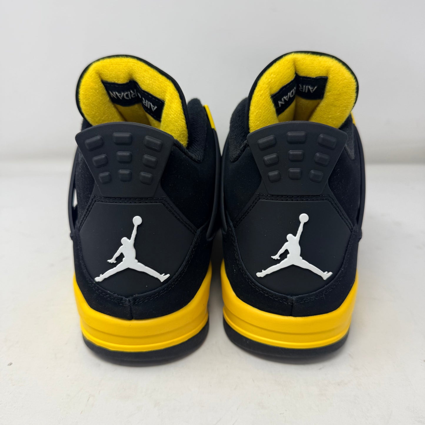 Jordan 4 Retro Thunder (2023)